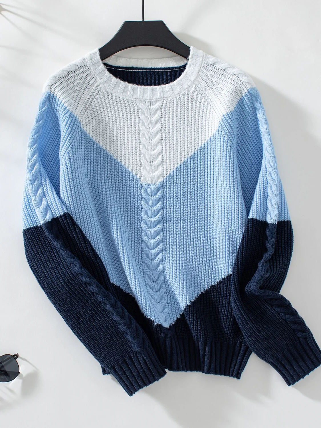 Color Block Round Neck Long Sleeve Sweater - Image 10