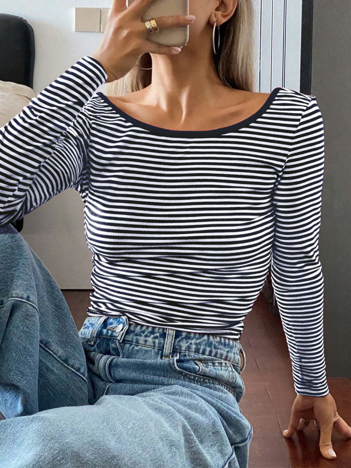 Devine Backless Striped Boat Neck Long Sleeve T-Shirt - Image 4