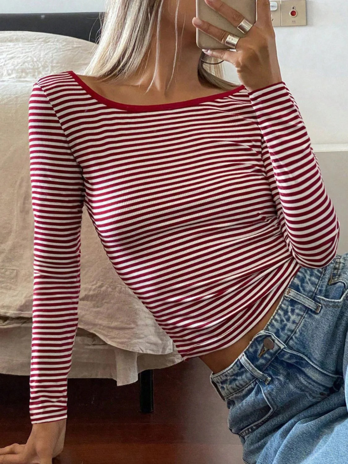 Devine Backless Striped Boat Neck Long Sleeve T-Shirt - Image 5
