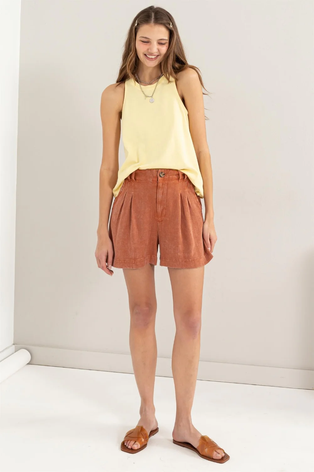HYFVE High Waist Pleated Linen Shorts - Image 4