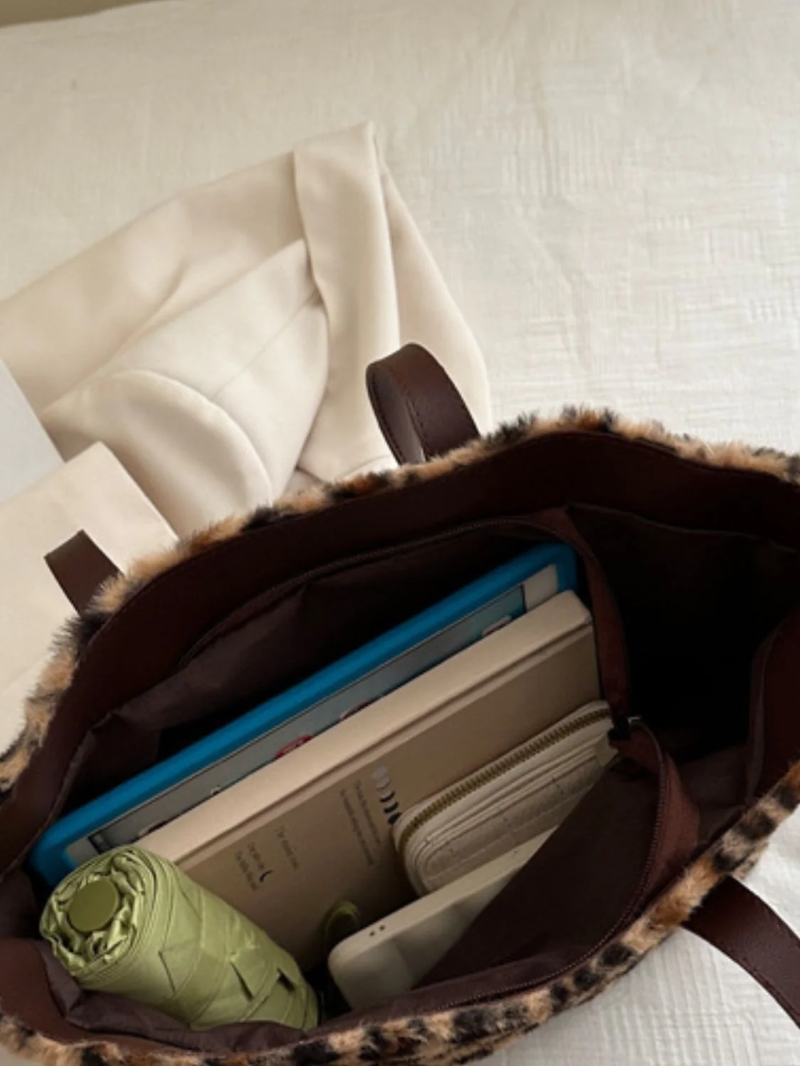 Leopard Fluff Tote Bag - Image 6