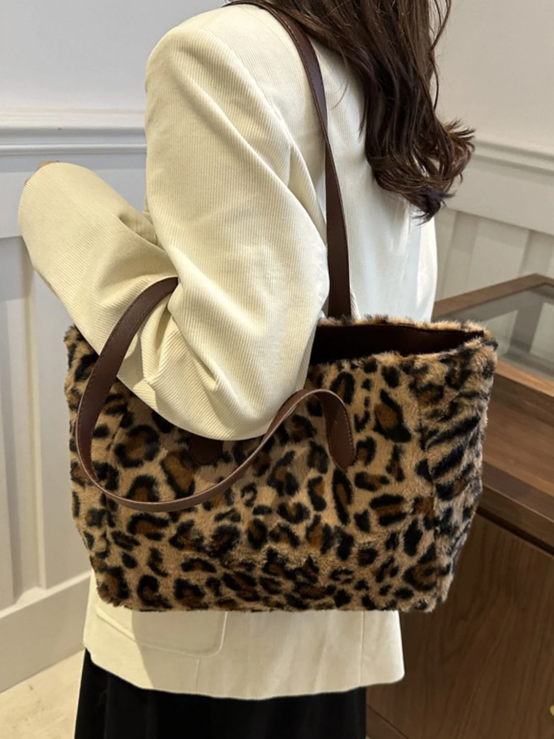 Leopard Fluff Tote Bag - Image 7