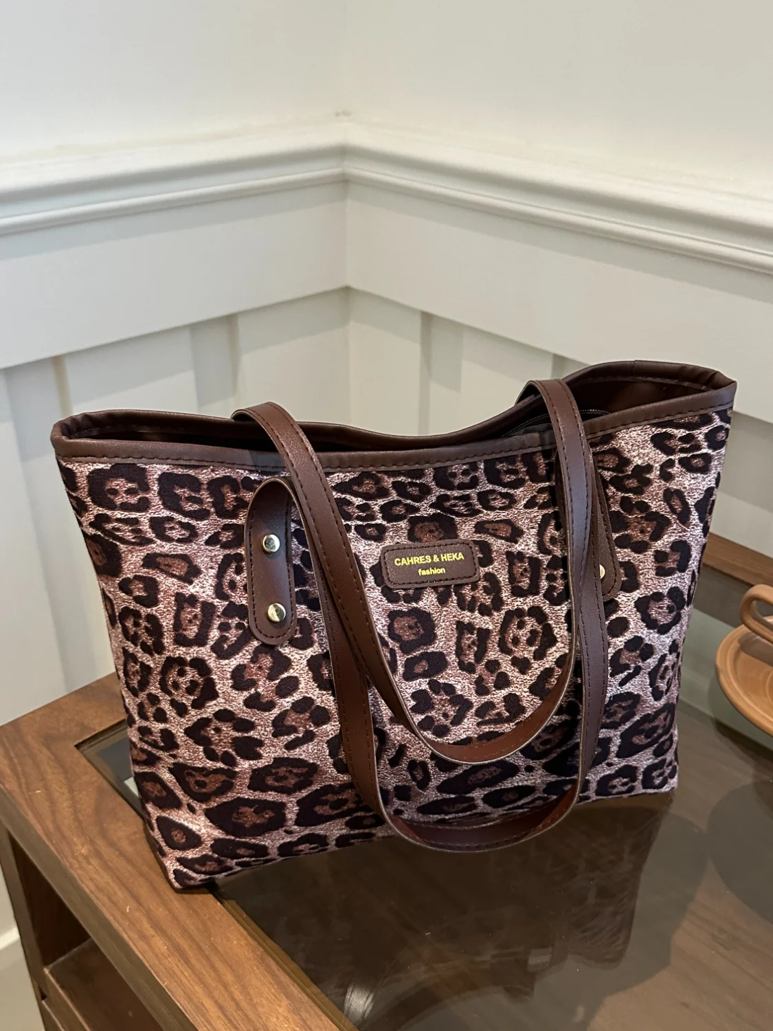 Leopard Polyester Tote Bag - Image 16