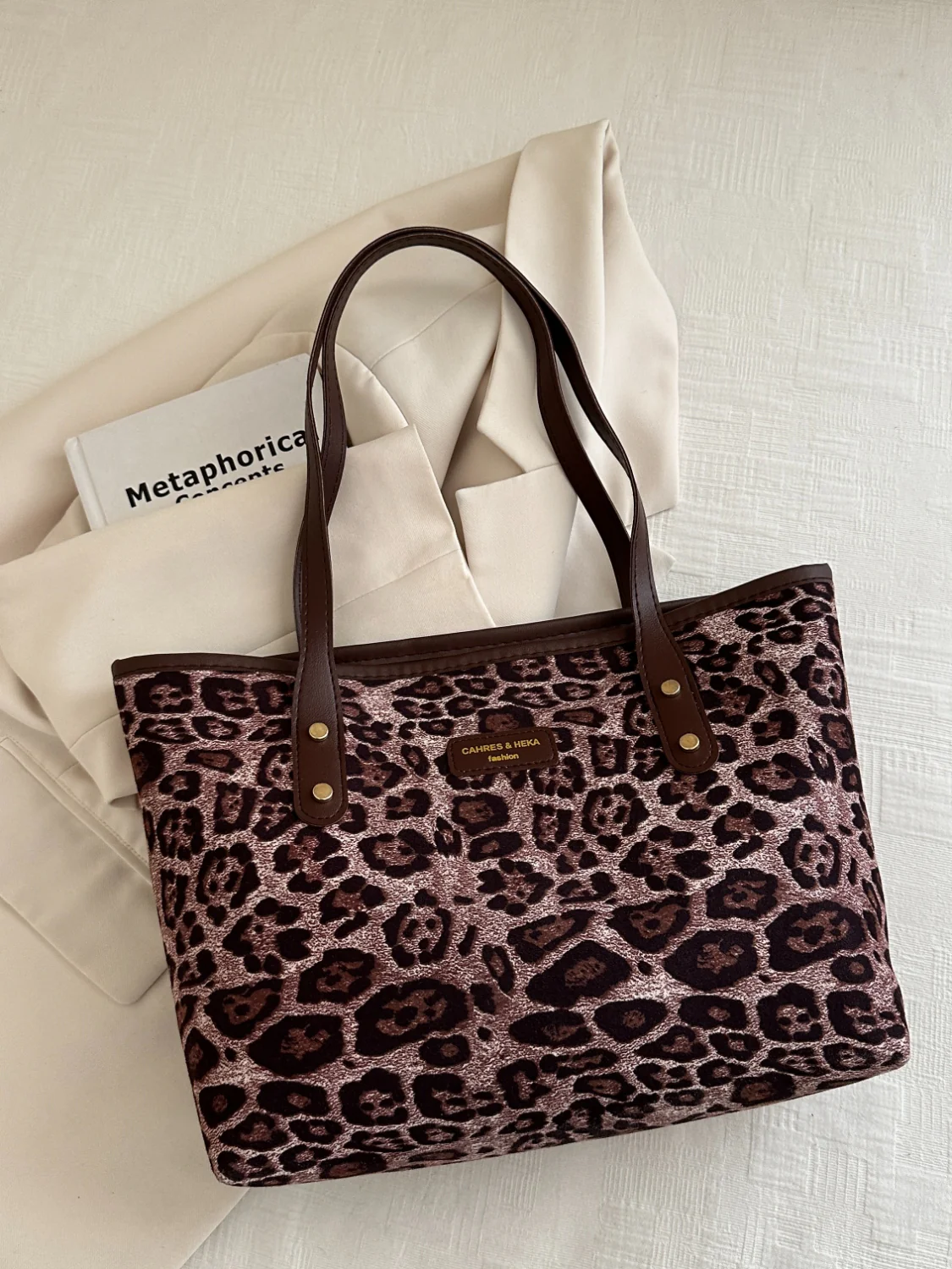 Leopard Polyester Tote Bag - Image 17