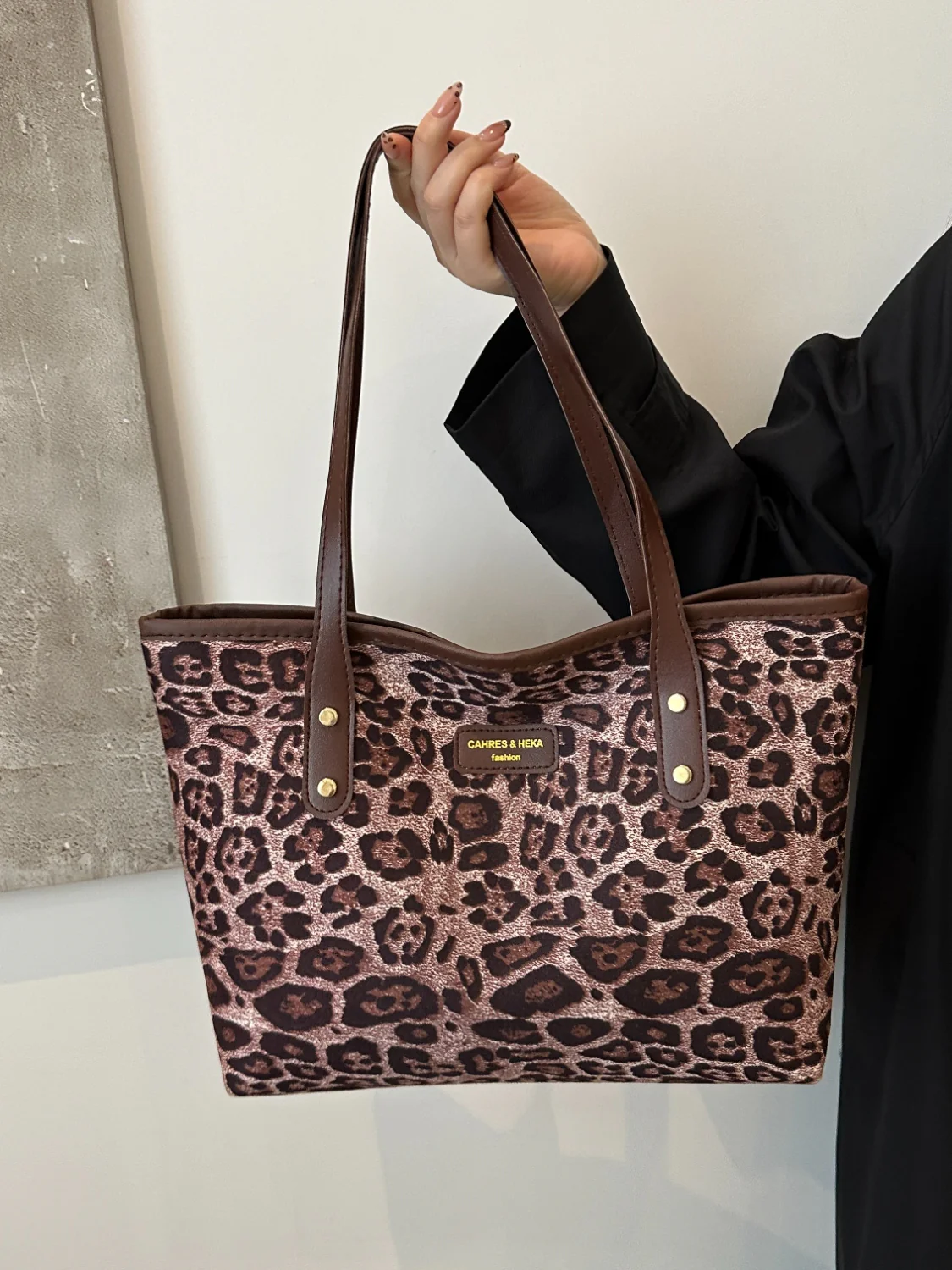 Leopard Polyester Tote Bag - Image 18