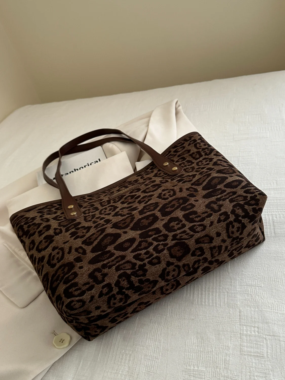 Leopard Polyester Tote Bag - Image 4
