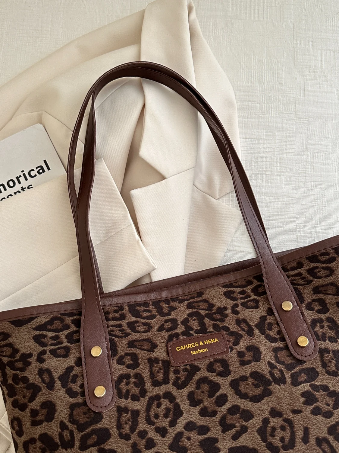 Leopard Polyester Tote Bag - Image 8