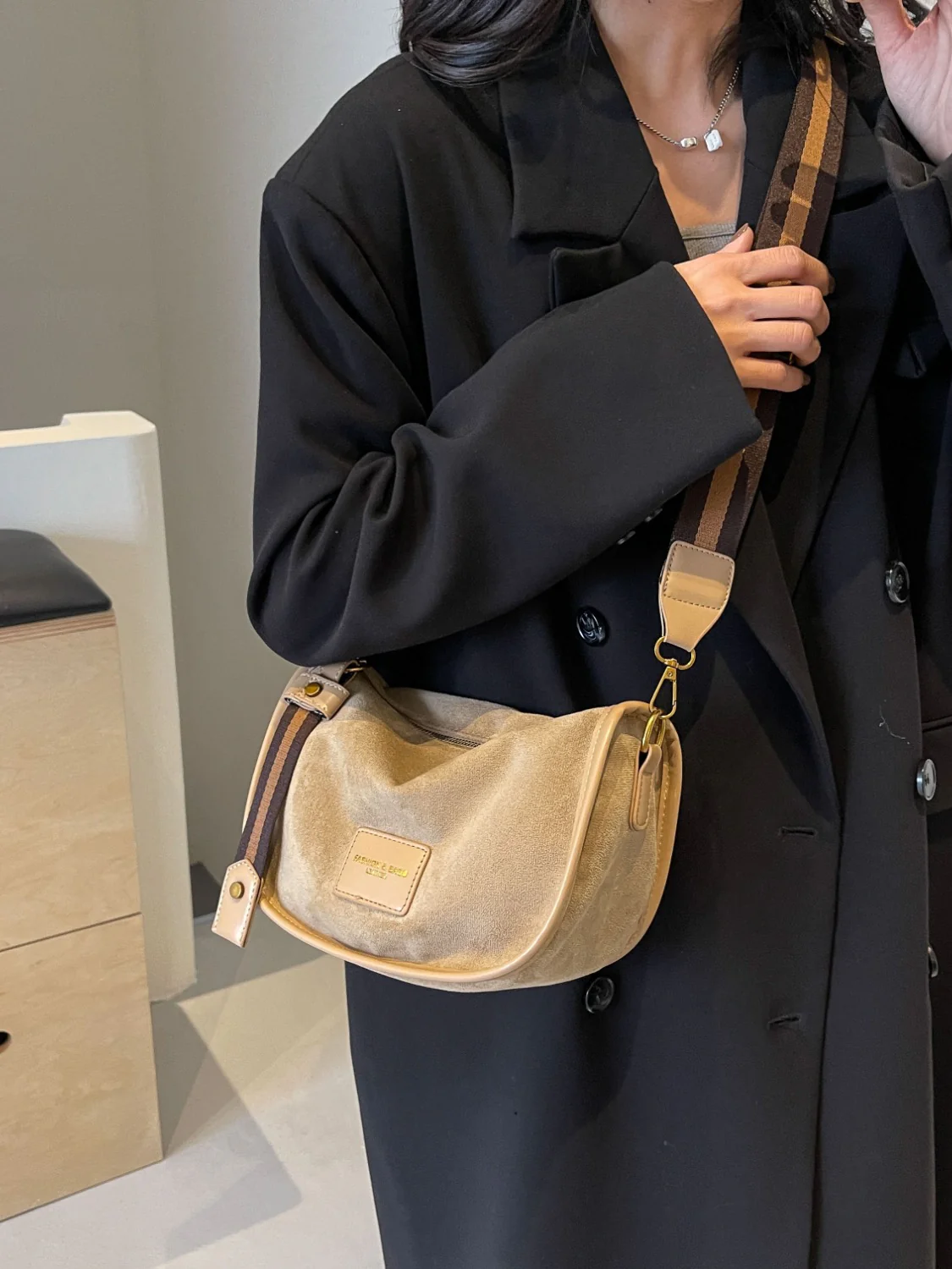 Suede Adjustable Strap Shoulder Bag - Image 12