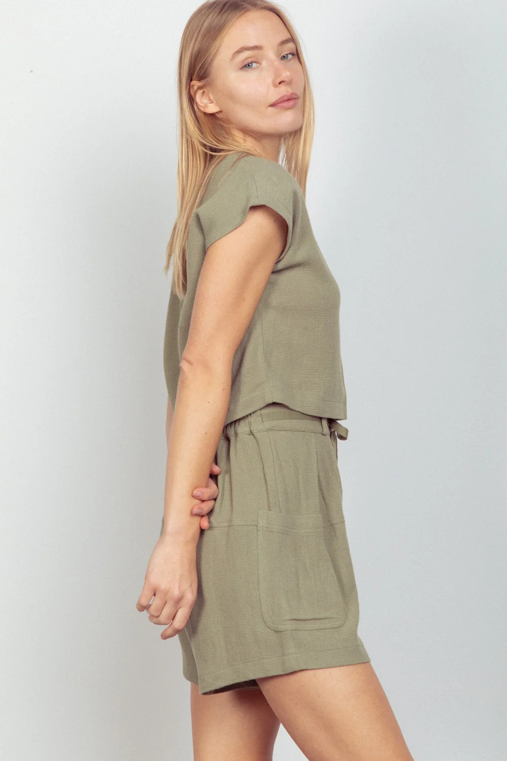 VERY J Woven Cropped Top & Waist Tie Shorts Set - Image 4