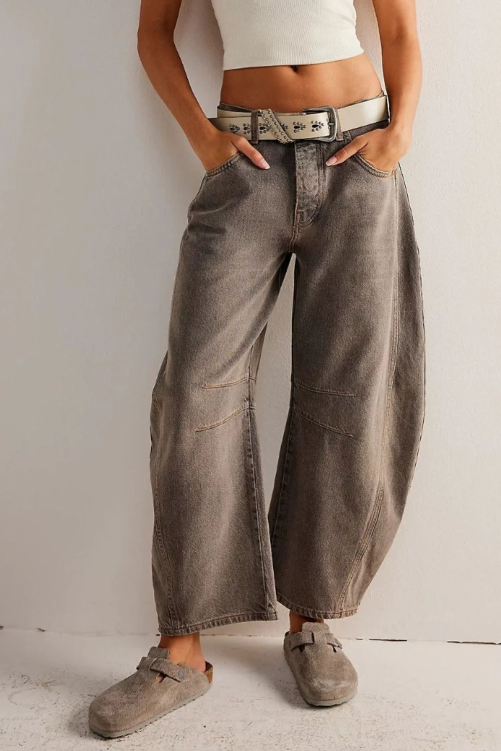 Wide Leg Jeans with Pockets - Image 4