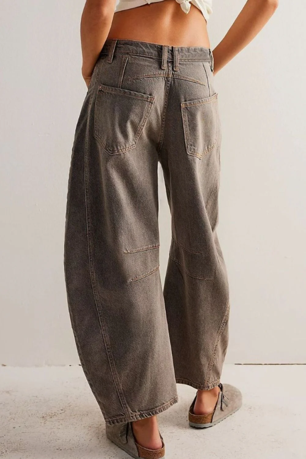 Wide Leg Jeans with Pockets - Image 5